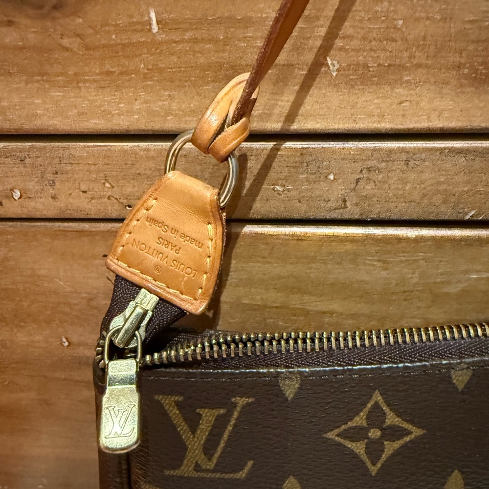 Louis Vuitton Brown and Gold Monogram Toiletry Bagl